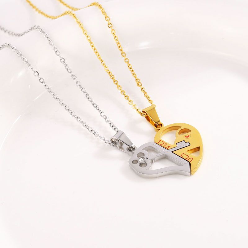 Halskette Damen Goldene Anhänger Halskette Neues Paar Gravierte 520 Halskette Titan Stahl Lichtecht Damen Leichter Luxus Nischen Herz Schlüssel Schmuck_voghion.com