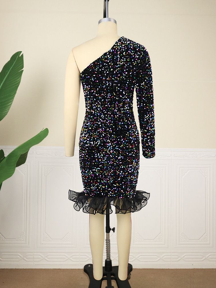 Damenbekleidung Schrägkragen One-Shoulder Abendkleid Designer-Stil elegantes Temperament_voghion.com