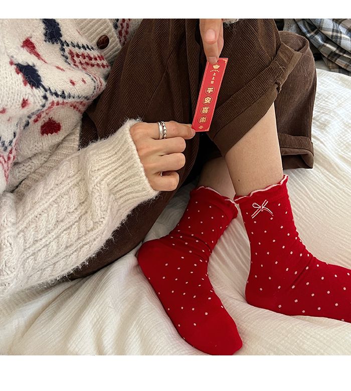 Festive Atmosphere Red Socks Women's Medium Tube Socks Autumn And Winter Piled Cotton Socks Big Red Socks_voghion.com