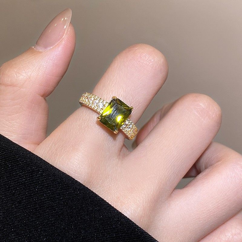 Olivgrüner Zirkonring im französischen Hofstil – Elegantes, luxuriöses, offenes Design für Damen_voghion.com