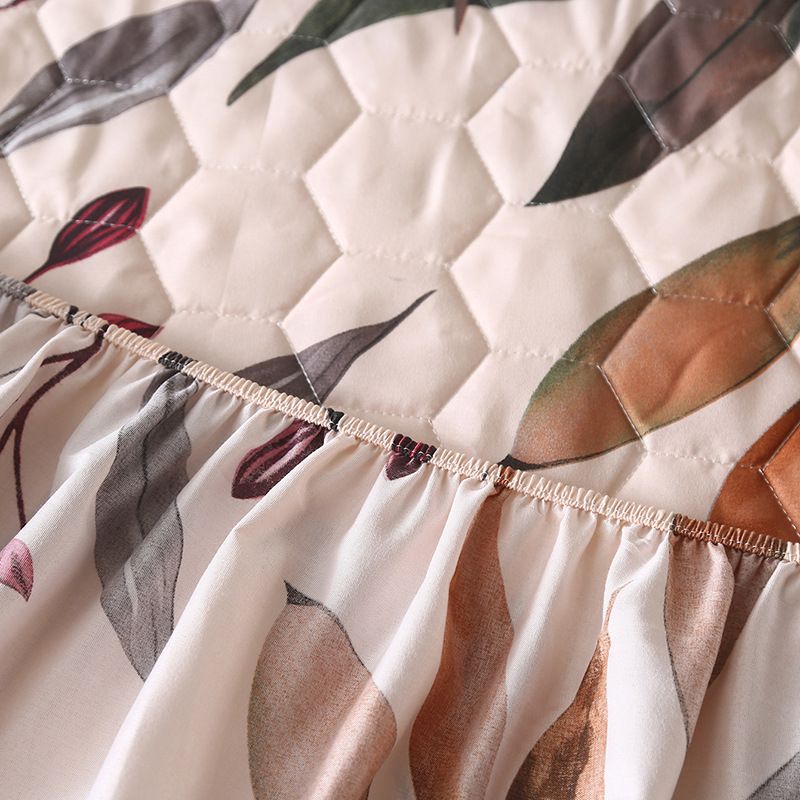 Printed Quilted Fitted Sheet Set 3-Piece Cotton Filled Includes Mattress Protector Pillowcase Wrinkle Resistant Easy Care Stylish Floral Design_voghion.com
