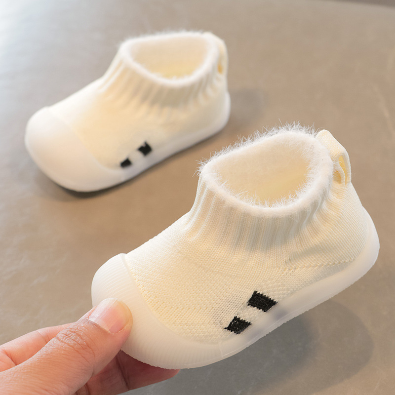 Autumn and winter new baby shoes, children's soft-soled non-slip socks and overshoes for boys and girls, baby toddler shoes and velvet cotton shoes_voghion.com