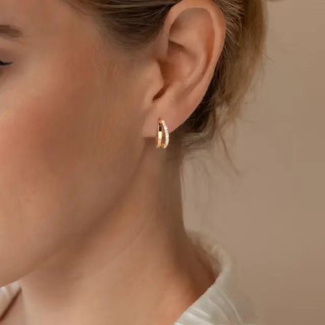 Orecchini da donna con design retrò, semplici orecchini a doppio strato in zirconio intarsiato in rame, temperamento, senso degli orecchini da donna_voghion.com