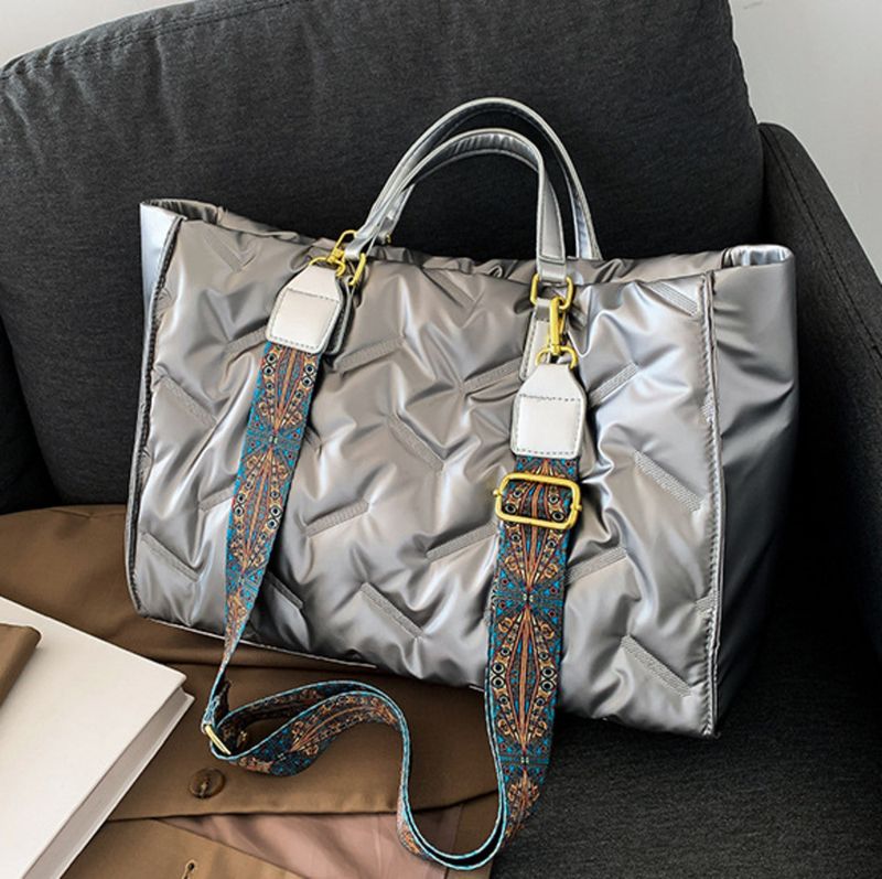 Große Freizeittasche für Damen. Neue trendige Baumwoll-Bekleidungstasche, große Einzelschultertasche, modische_voghion.com