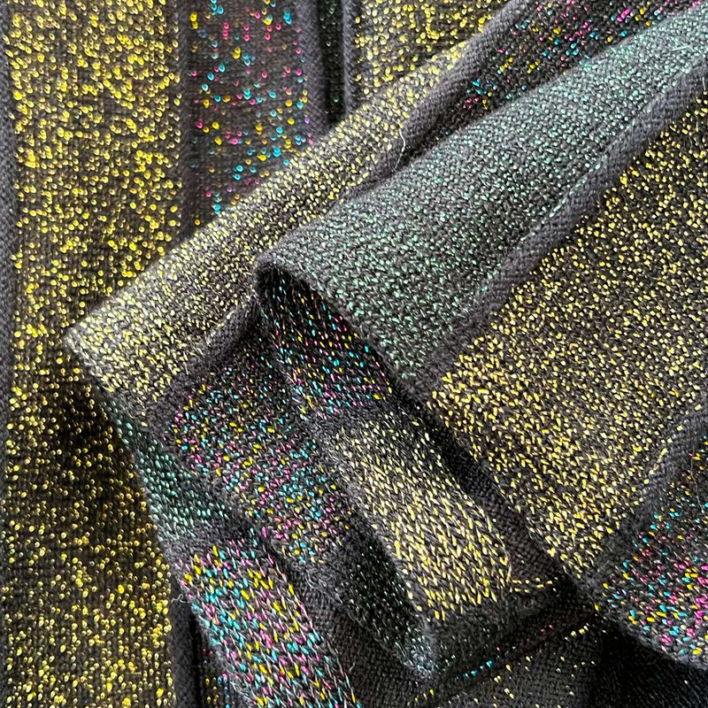 Damenbekleidung, modischer Anzug, halber Rollkragen, Netzstoff, schmale Passform, Strickpullover, Oberteil, zweiteiliger Anzug, hohe Taille, A-Linie, glänzender Seidenrock_voghion.com
