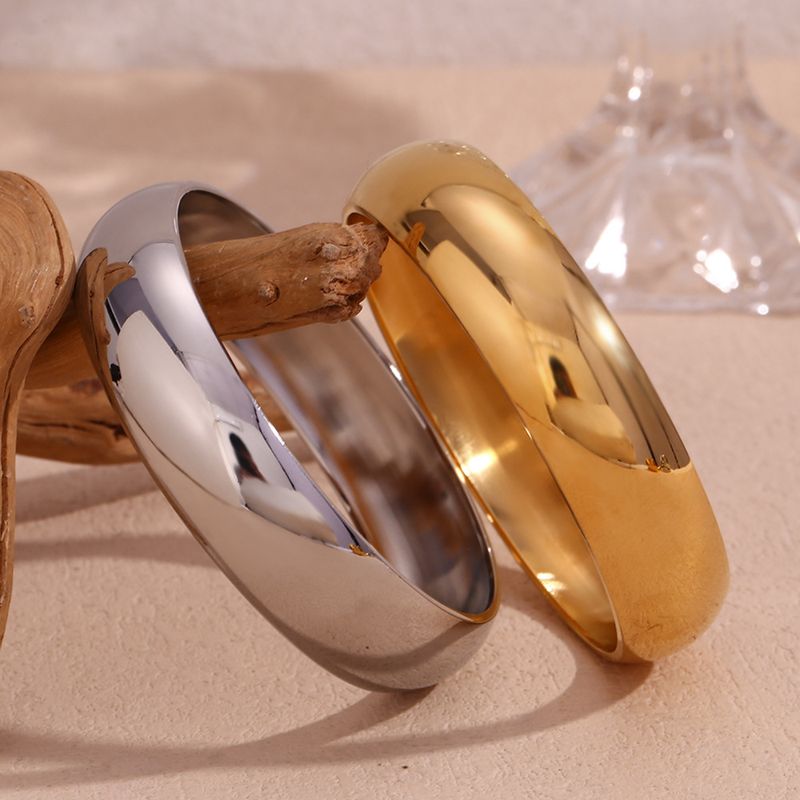 Damenschmuck Mode Einfaches Leichtes Luxus-Armband aus Titanstahl Persönlichkeit Übertrieben Glatt Edelstahl Überzogen K Armband Schmuck_voghion.com