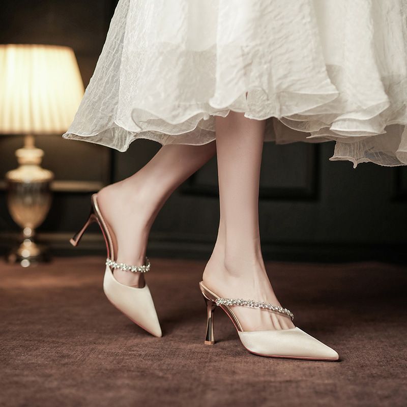 8189-2 Sandali con tacco a spillo da donna in raso con punta chiusa, un cinturino, strass, stile fata, eleganti_voghion.com