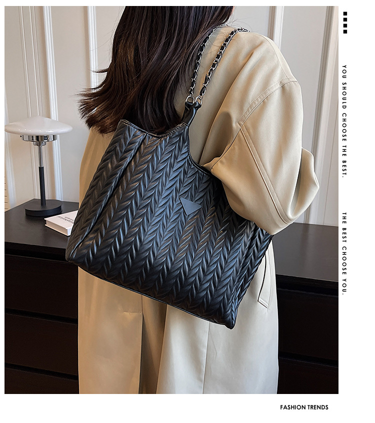 Großraumtasche Damen 2023 New Folds All-Match-Ketten-Umhängetasche High-Level-Sinn-College-Studenten-Pendler-Einkaufstasche_voghion.com