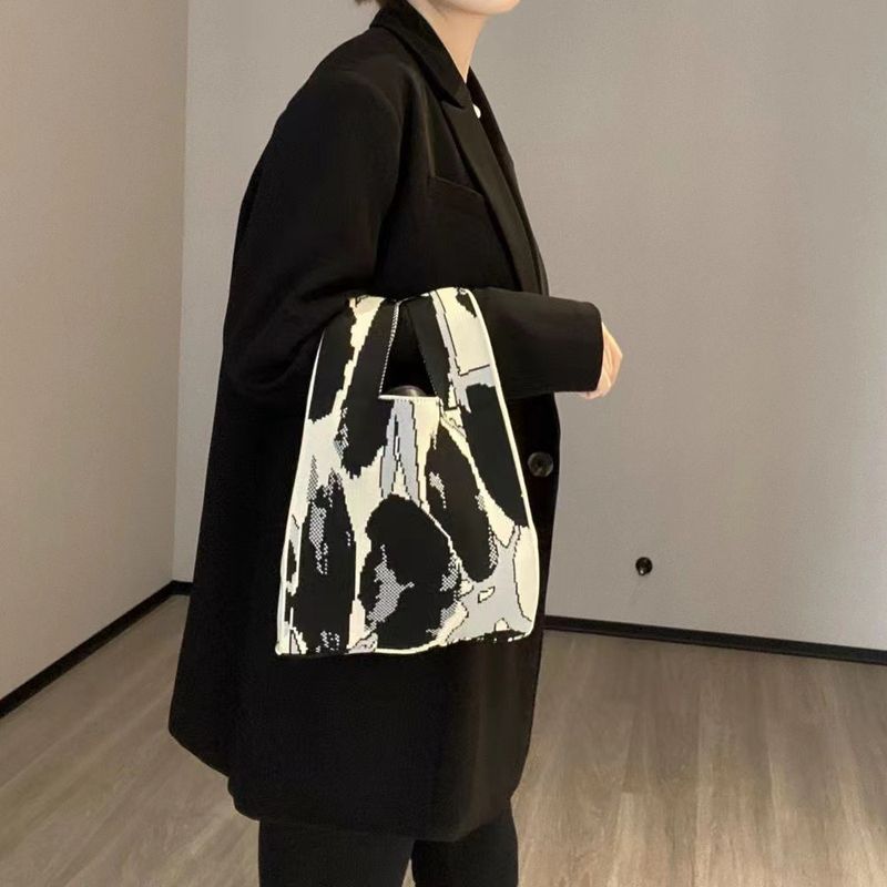 Large Capacity Wool Knitted Hand Bag 2023 Korean Style ins Niche Design Fashionable Portable Shoulder Handbag_voghion.com