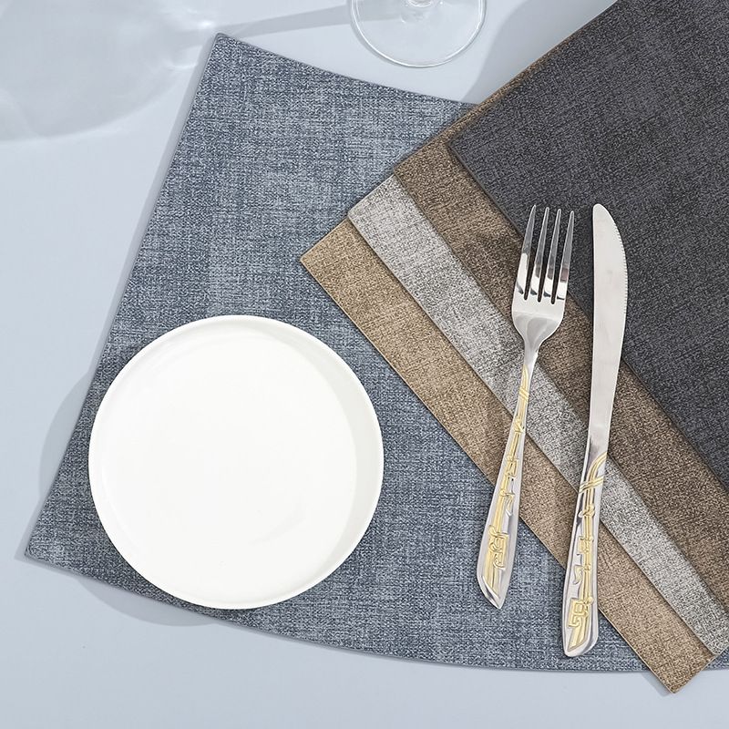 Set de table en cuir et tissu en forme d'éventail, double face, résistant à l'huile et à l'eau, isolant, pour table ronde d'hôtel, style occidental_voghion.com