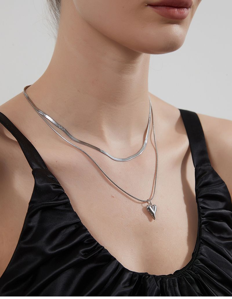Damenschmuck Doppellagige Halskette mit Schlangenknochen und Liebessymbol, leichtes Luxus-High-End-Design, modisches Temperament, Schlüsselbeinkette_voghion.com