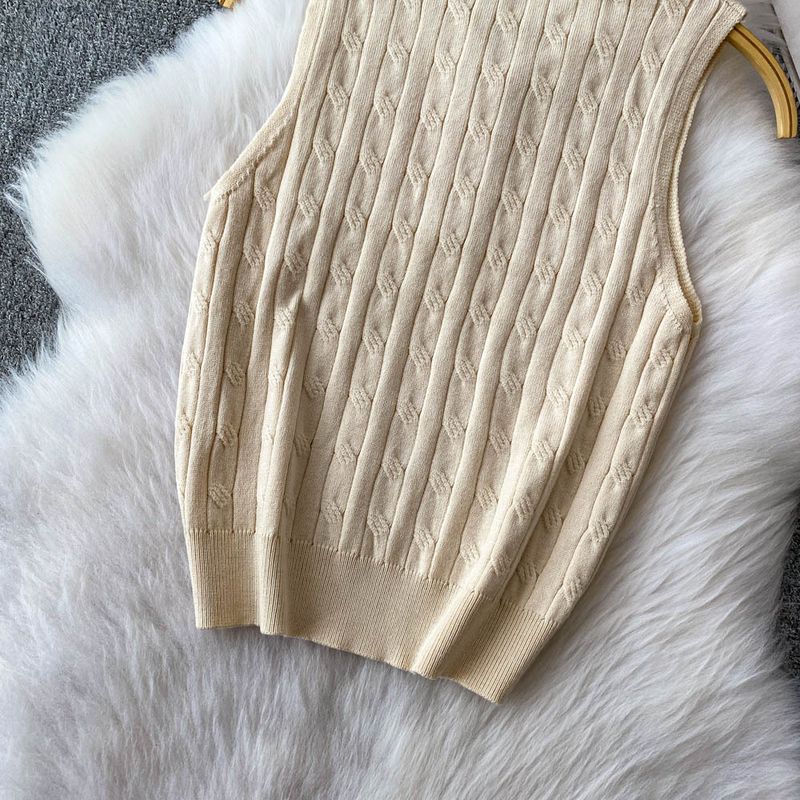 Women's Clothing Twisted POLO Collar Sleeveless Knitted Vest Slim Fit Two Button Casual Top_voghion.com