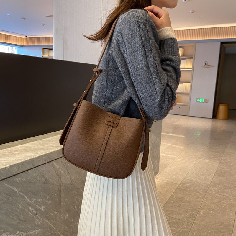 Borsa a tracolla da spiaggia intrecciata a mano in stile francese giapponese in paglia di rattan 2025, nuova, per le donne_voghion.com