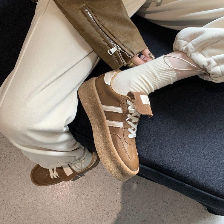 Forrest Gump Sneakers für Damen 2024 Neue Frühjahrs- und Herbstsaison Board Casual Dicke Sohlen Weiches Leder Weiß Runde Zehe_voghion.com