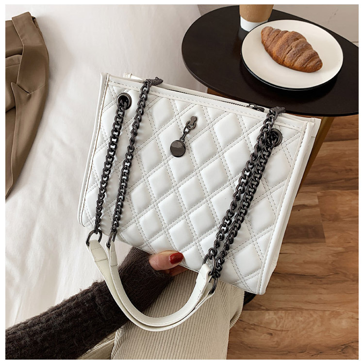 2023 primavera e l'estate nuova moda monospalla ascellare borsa filo ricamo rombico borsa tendenza catena tote bag donne_voghion.com