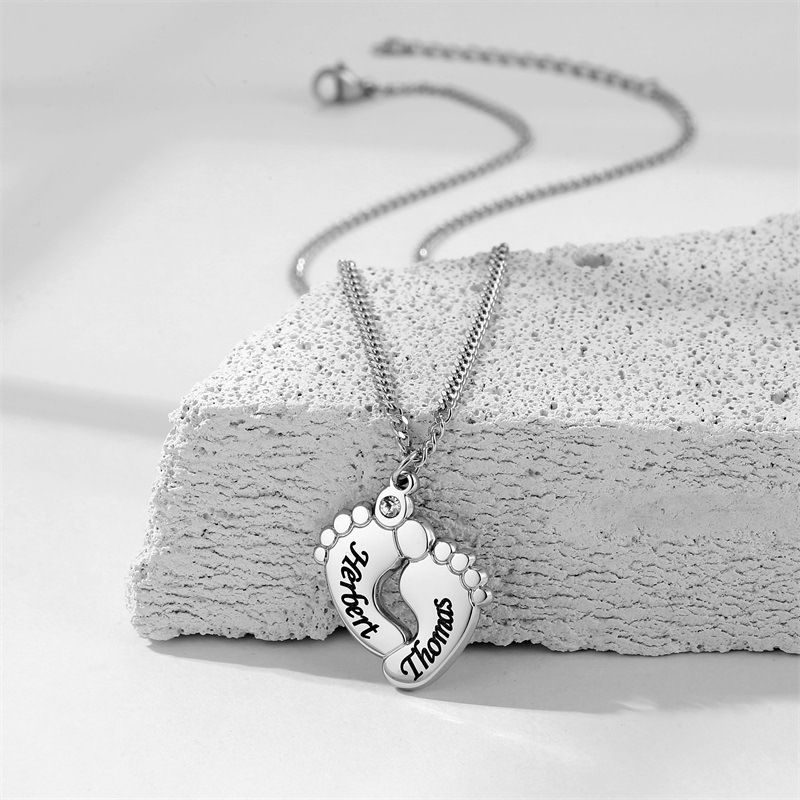 Collana con ciondolo e nome del bambino inciso al laser in acciaio inossidabile, gioielli personalizzati con diamanti per il piede_voghion.com