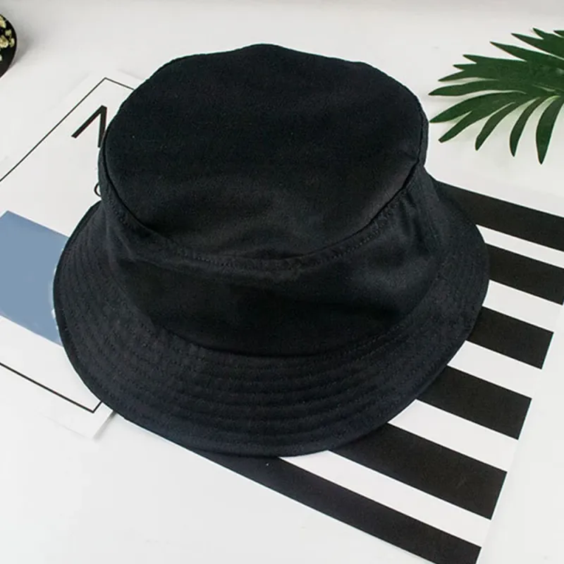 Uudet tulokkaat mustavalkoiset yksiväriset unisex-lippalakit hiphop-koristeet miehille ja naisille kesällä panamahattu ranta-aurinko kalastushattu_voghion.com