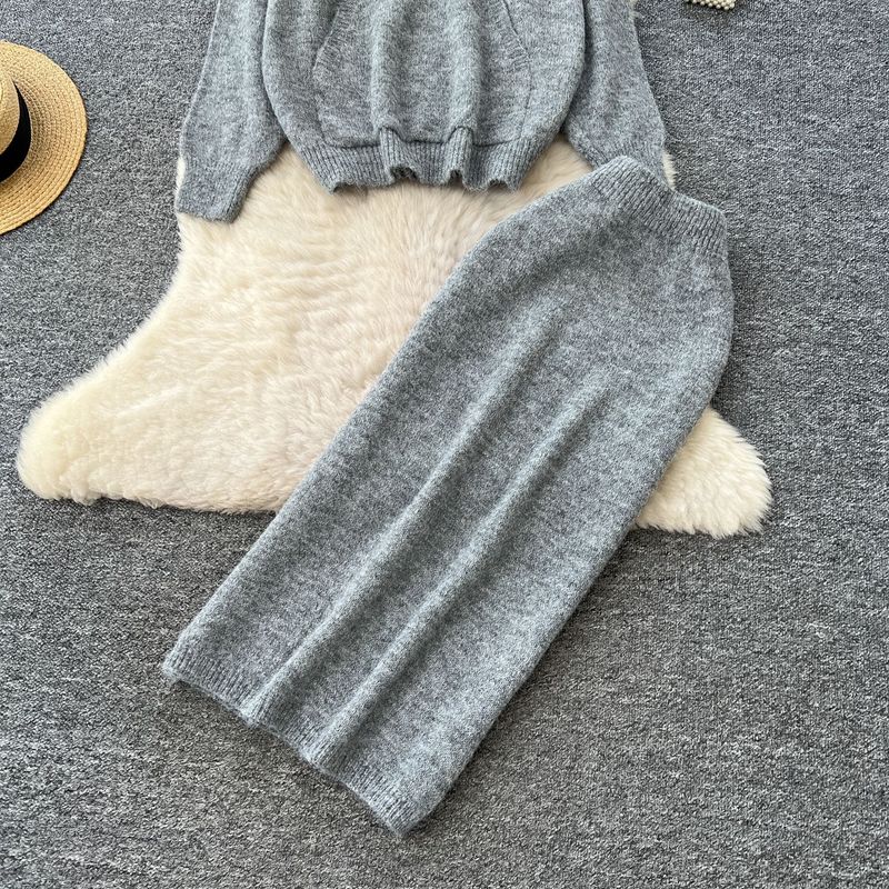 Damenbekleidung: Gemütliches Set aus übergroßem Hoodie und hoch tailliertem, figurbetontem Rock – lässiges zweiteiliges Outfit für Damen, Loungewear und Streetstyle_voghion.com