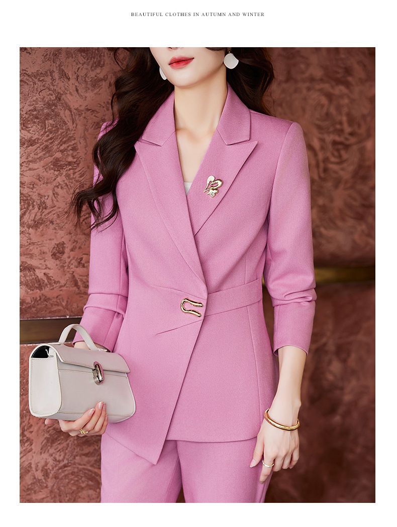 Conjunto elegante de terno roxo feminino - Blazer profissional e calça boca de sino para recepções, entrevistas e uso no escritório_voghion.com