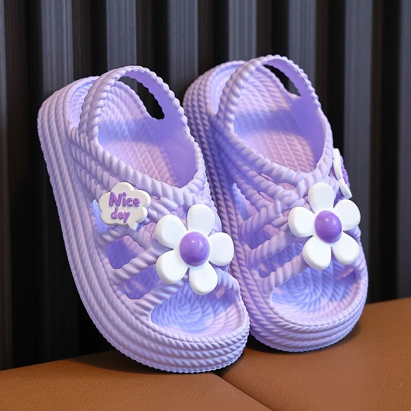 Neue Sommer-Hausschuhe für Kinder im Alter von 2–8 Jahren mit Blumenmuster, geschmeidige, bequeme Sandale für Mädchen, rutschfeste Strand-Flip-Flops für zu Hause, Kinderschuhe_voghion.com
