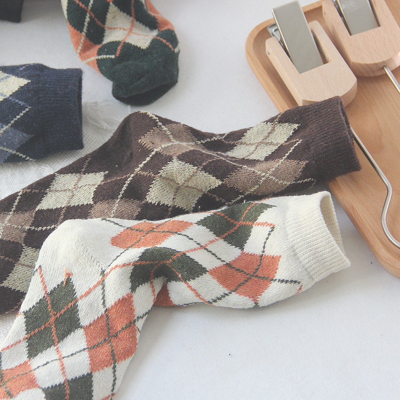 Woolen women in autumn and winter, diamond grid thickened warm middle tube pile for women's socks_voghion.com
