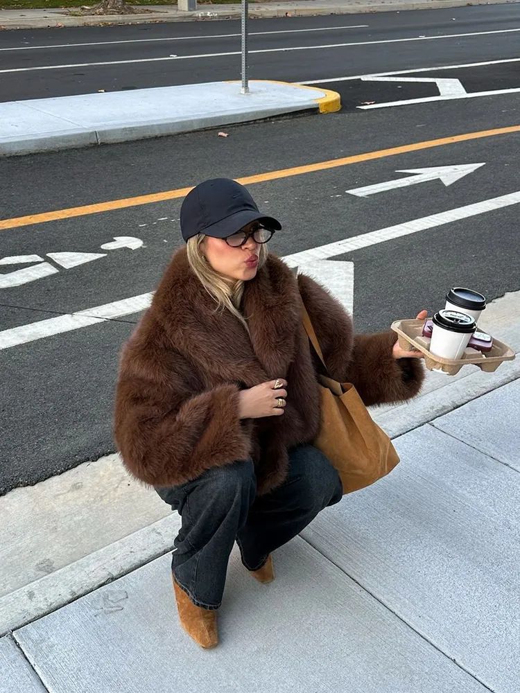 Giacca corta in pelliccia sintetica di volpe - Cappotto in pelliccia vegana degno di nota per donna (S-L, taglio corto, collo sciallato alla moda, inverno e autunno, stile streetwear chic)_voghion.com