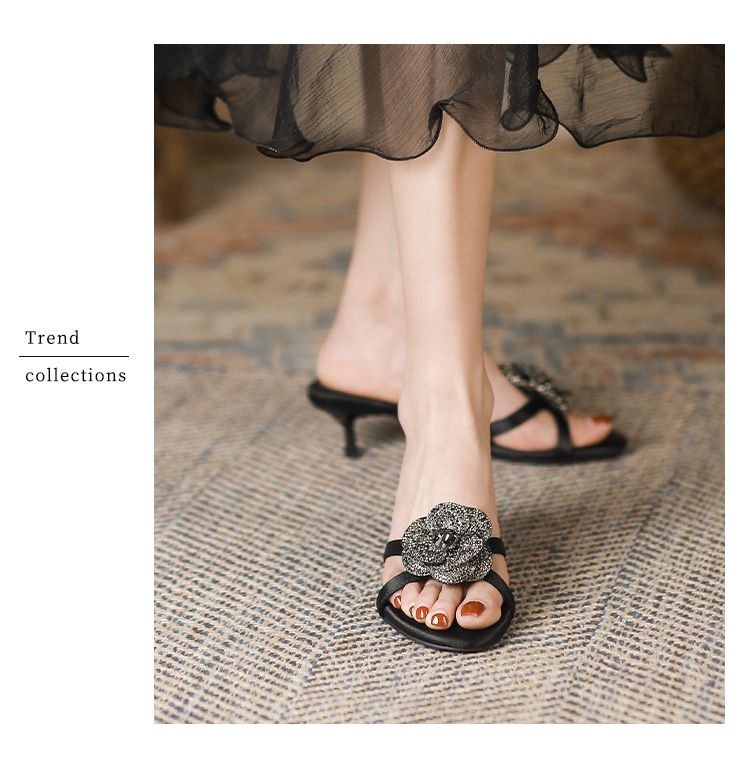 High Heel Sandalen für Damen 2024 Neue dünne Ferse Leichter Luxus Eine Linie mit rundem Kopf Blumendiamant High Heel Hausschuhe_voghion.com