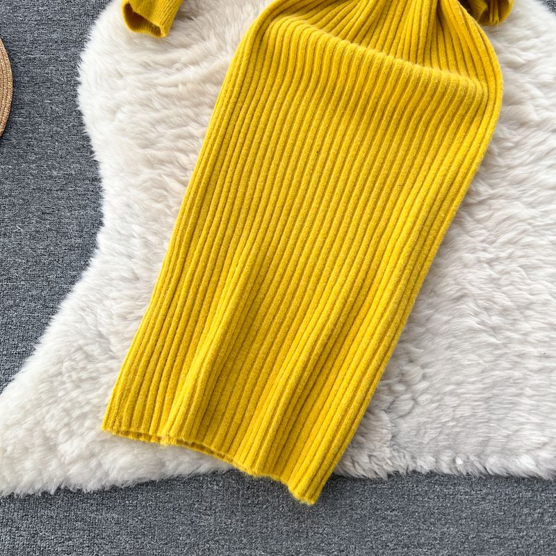Vêtements pour femmes Costume deux pièces amincissant et réduisant l'âge pour femmes en automne et en hiver, pull court perlé à col rond + robe gilet tricotée à la taille_voghion.com