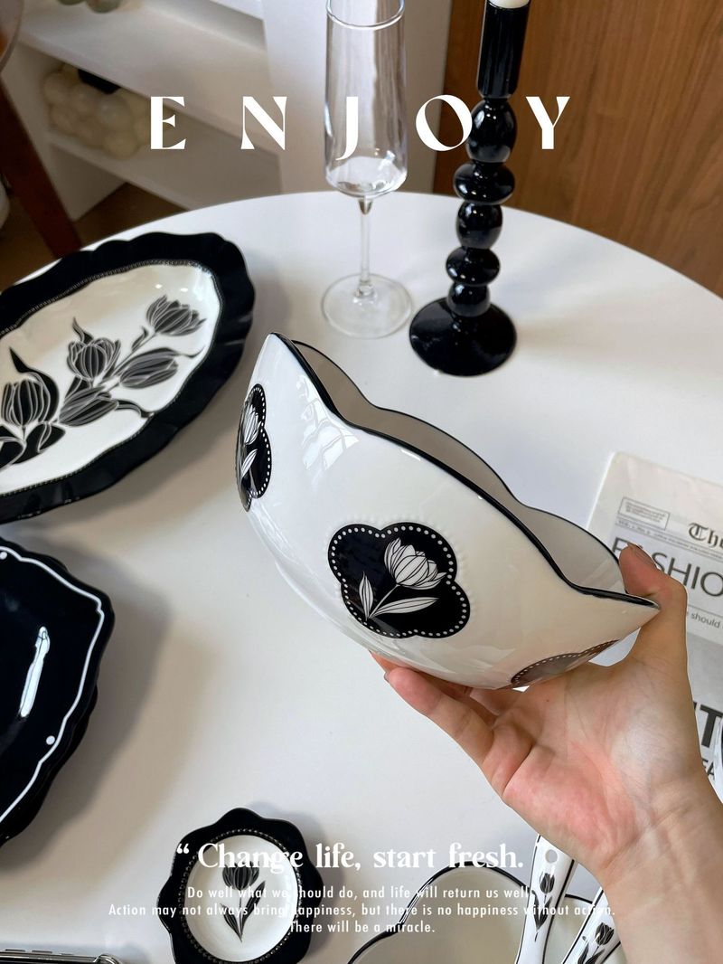 Vintage Tulip Ceramic Dinnerware Set – Hand-Painted Plates, Bowls & Cups | Floral Tableware For Modern Rustic Dining_voghion.com