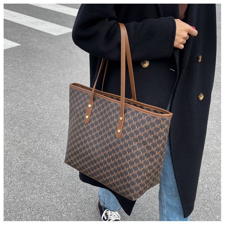 Borsa a tracolla singola da donna di lusso leggera e alla moda, di alta qualità, 2024, grande capacità, borsa tote versatile per i pendolari_voghion.com