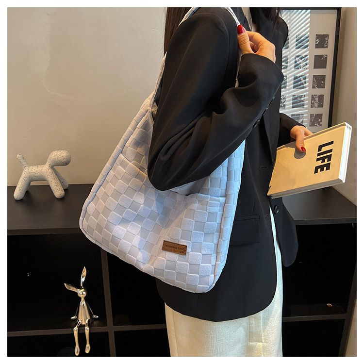 Grande capacità per le donne 2024 nuova borsa a tracolla in tela a scacchiera, senso di fascia alta, borsa tote casual semplice e di nicchia_voghion.com