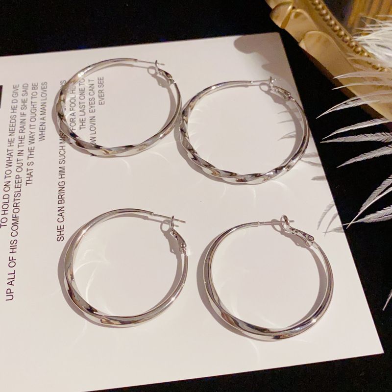 Orecchini a cerchio in metallo intrecciato, semplici ed esagerati, in stile coreano, per donne, eleganti, versatili e minimalisti._voghion.com