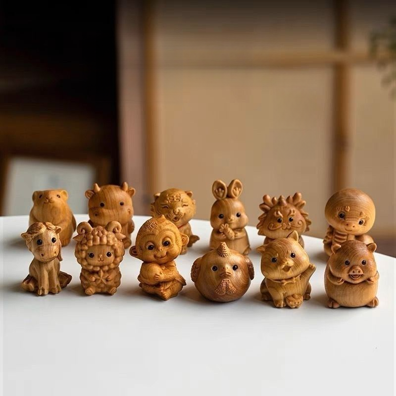Thuja Holzschnitzerei Sternzeichen Ratte Ochse Tiger Schlüsselanhänger Drache Schlange Anhänger Pferd Schaf Handheld Affe Huhn Ornamente_voghion.com