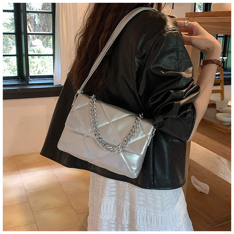 Borsa da donna New S a spalla singola Borsa a tracolla in argento squisito di fascia alta Borsa quadrata piccola con tracolla larga_voghion.com
