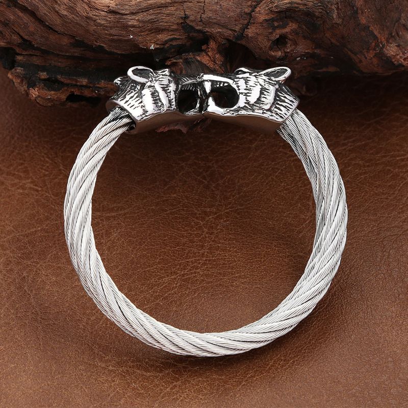 Bracciale da uomo Viking Myth in acciaio al titanio con apertura solida e regolabile in acciaio inossidabile a doppio strato_voghion.com