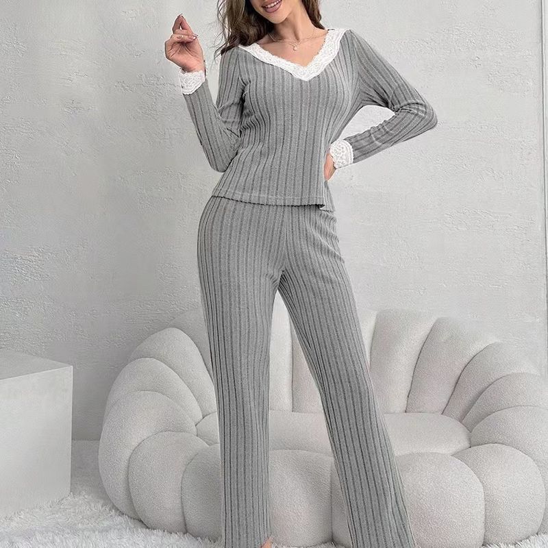 Geripptes Strickset in Übergröße für Damen – Lounge-Anzug mit V-Ausschnitt und Spitzenbesatz (atmungsaktiv und warm, S-XXXL, lässig-schick für zu Hause und unterwegs)_voghion.com