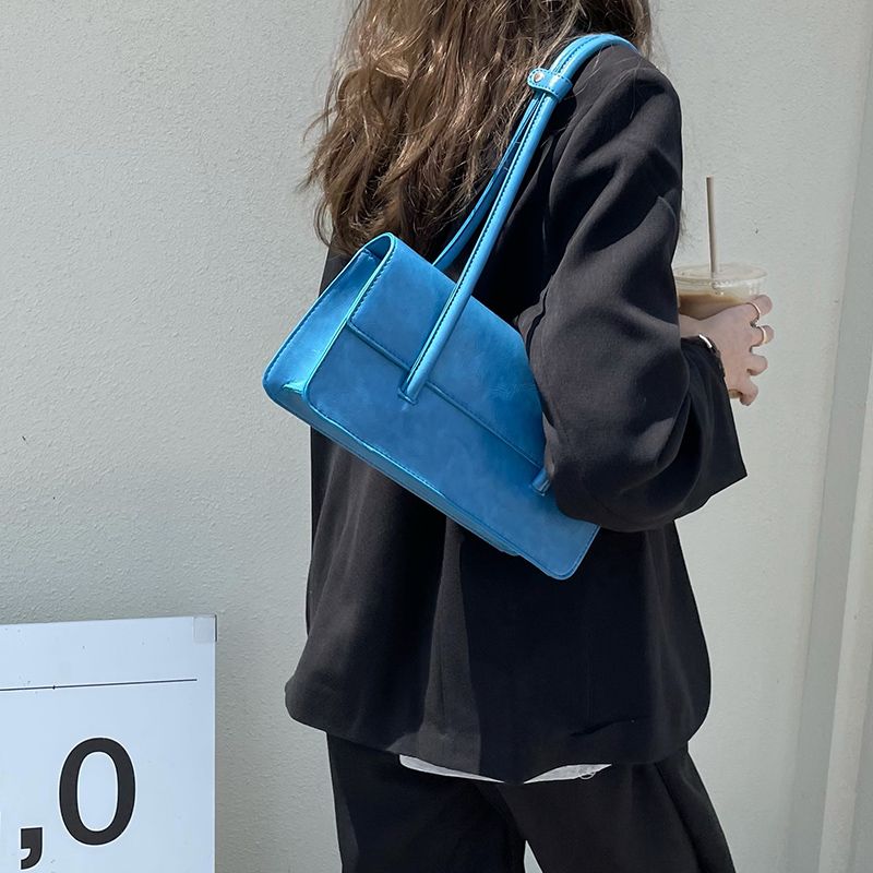 Corea del Sud Estate Nuovo 2024 Quadrato liscio con coperchio Monospalla Piccola e versatile Borsa ascellare in pelle artificiale_voghion.com