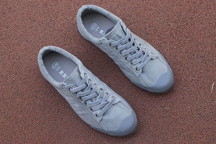 European And American-Style Retro Low Top Solid Color Non-Stinky Canvas Shoes_voghion.com
