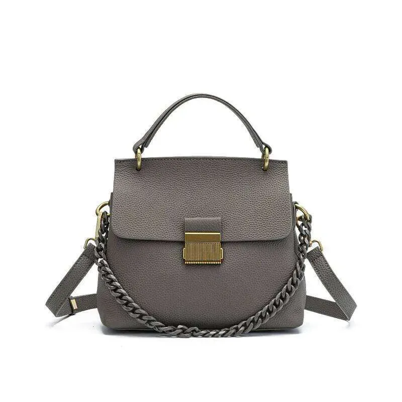 Designer New Classic Chain Small Shell Tote Fashion Genuine Leather Women Niche Design Shoulder Bags Top Quality Ladies_voghion.com