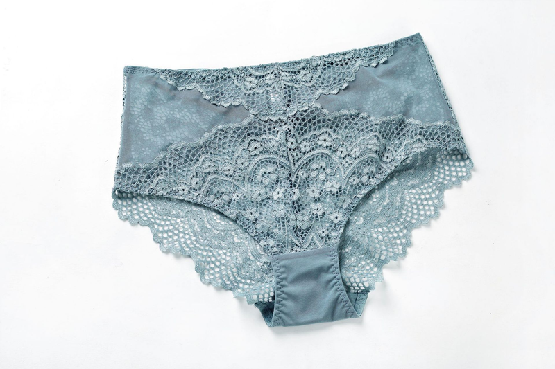 New sexy ultra-thin lace lingerie for women, comfortable breathable, with large chest and a small gathering size bra set_voghion.com