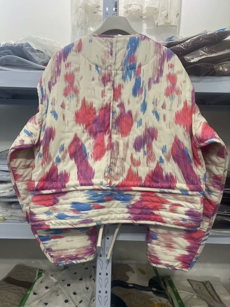 Damenbekleidung 2024 Herbst und Winter im neuen Stil, langärmelige Batik-Kurzjacke aus warmer Baumwolle_voghion.com