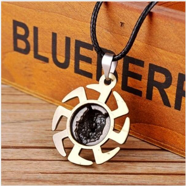 Men Wolf Head Viking Black Rope Pendant Necklaces for Women Steel Wheel Pendant Amulet Metal Jewelry Unisex_voghion.com