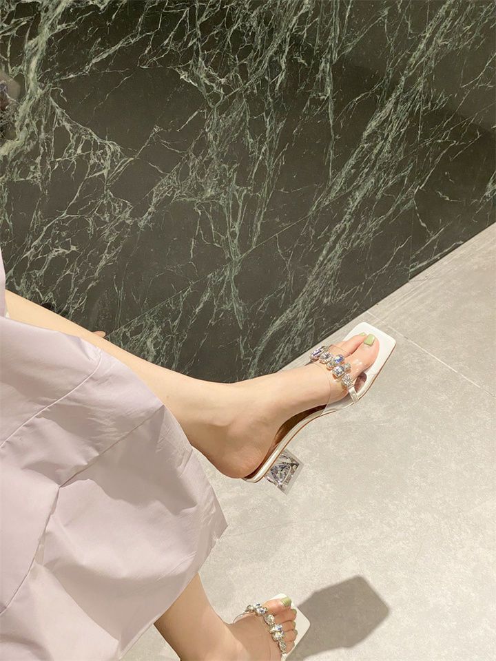 Diamantgefütterte Sanda für Damen mit freiliegenden Zehen, silberne Hausschuhe für modische Kleidung, trendige transparente Kristallhochzeit_voghion.com