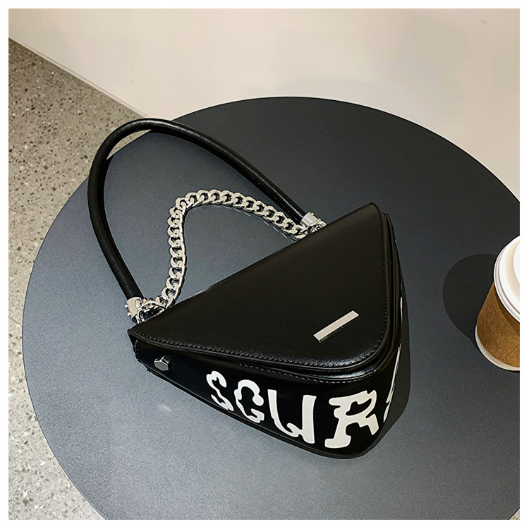 2023 Borsa a tracolla singola da donna nuovissima personalizzata con lettera alla moda Triangolo a forma di strada per ragazza piccante_voghion.com
