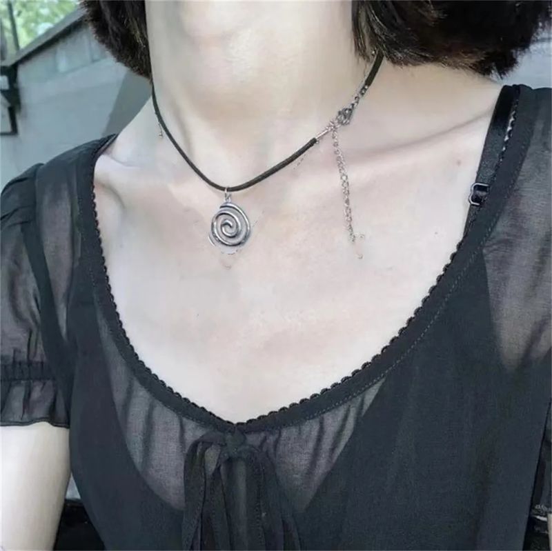 Collana con pendente a spirale vortice vintage alla moda da donna 2025, in corda di pelle fatta a mano, stile boho neutro, pentagramma, gioielli di moda 2024 Y2K_voghion.com