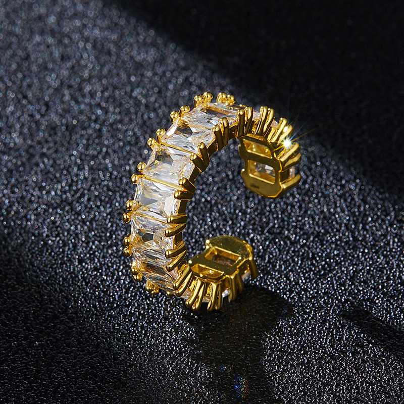 Anello Hip Hop Esplosivo a T in Rame con Zirconia di Alta Qualità e Moda_voghion.com