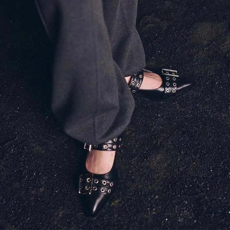 2024 Frühjahr/Sommer Neue Spitz Gürtel Schnalle Muller Echtes Leder Flache Unterseite Mary Jane Zurück Air Sandalen frauen Single_voghion.com