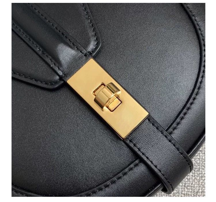 Sella a forma di T 2024 Nuova moda singola spalla diagonale a cavallo borsa in pelle da donna casual a metà giro tenuta in mano_voghion.com