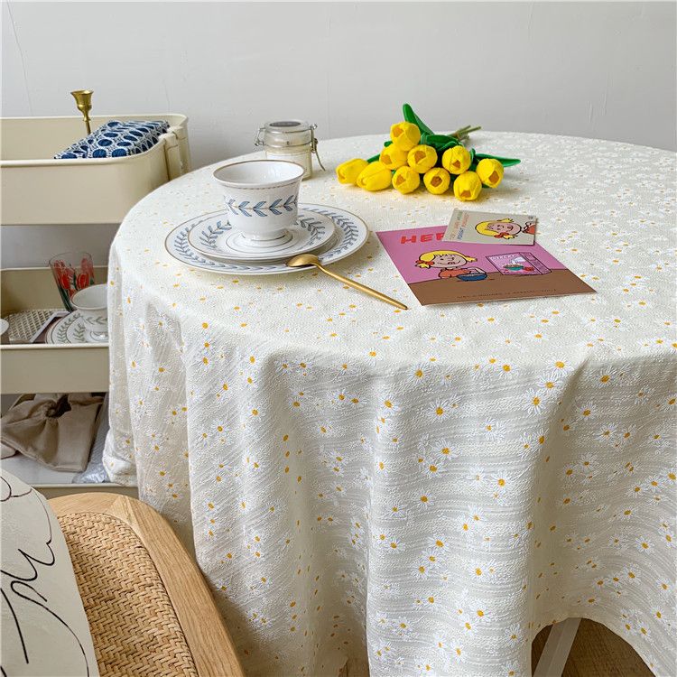 Ensemble table basse et nappe à manger en dentelle florale fraîche_voghion.com
