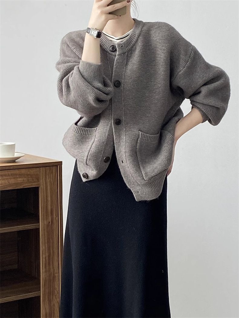 Giacca in maglia tinta unita per donna, stile medio-lungo, nuovo articolo autunno 2024, cardigan in maglia con scollo rotondo e tasca, ampio_voghion.com